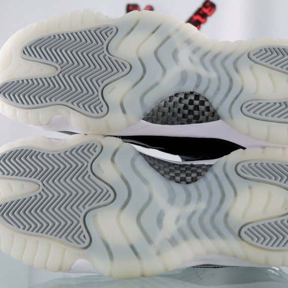 NEW Nike Air Jordan Retro 11 XI Black Jubilee White GS Size 7Y 378038 01… - Picture 2 of 8